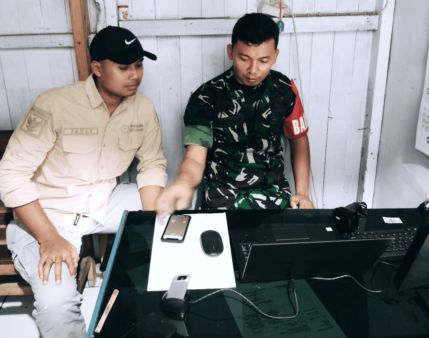 Sistem Inventarisasi Persenjataan Berbasis Keamanan Biometrik